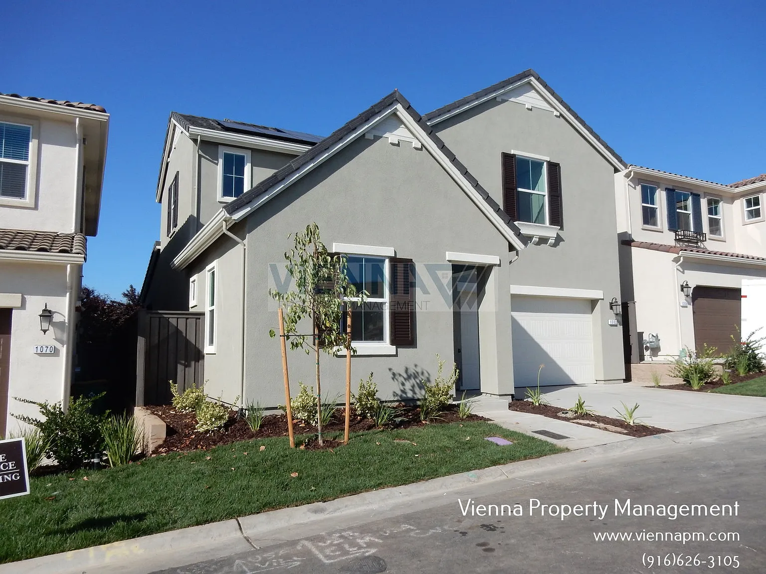 4 bed, 3.0 bath, 2194 sqft, $3,295 — Photo 2
