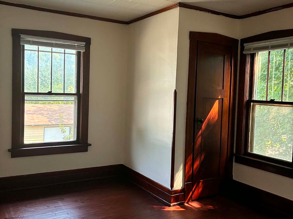 2nd image of 414 Forest Ave