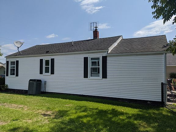 5th image of 304 N River Rd