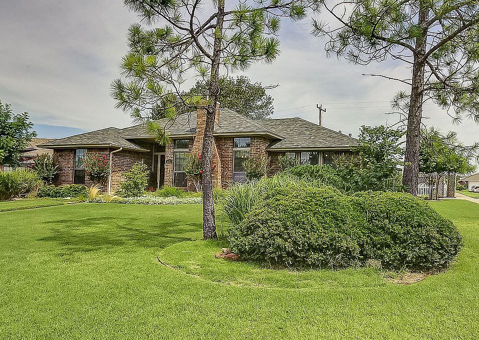 1st image of 609 Redwood Cir