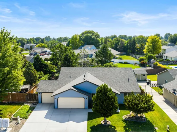 3807 S Newport St, Kennewick, WA 99337