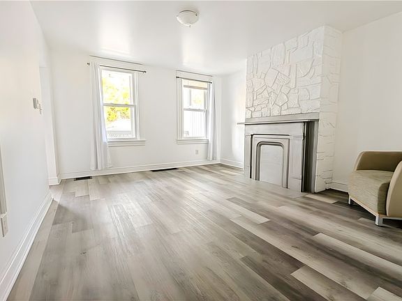 4th image of 735 Boquet St