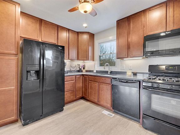 5th image of 810 Florland Dr