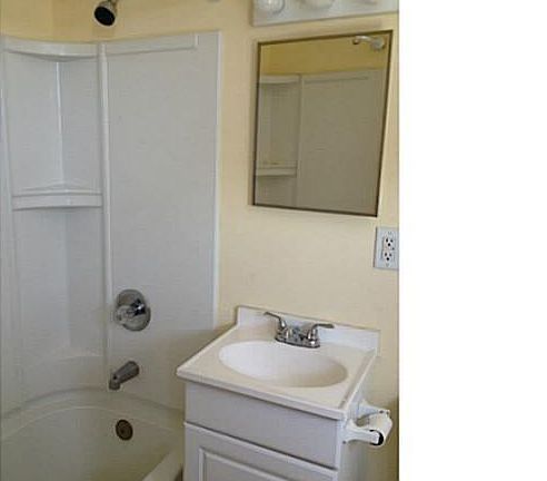 5th image of 128 High Ave APT 6