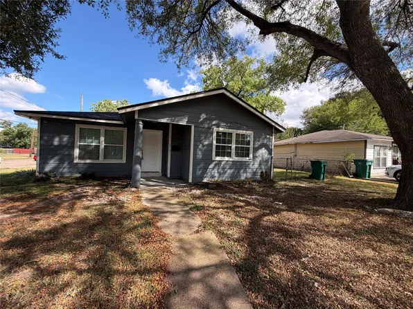 2701 Raymond St, Pasadena, TX 77506
