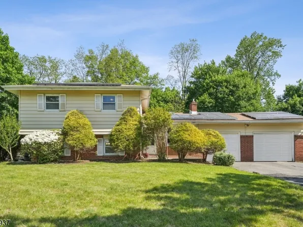 12 Xenia Ct, Mine Hill Twp., NJ 07803