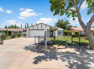 39056 Dianron Rd, Palmdale, CA 93551