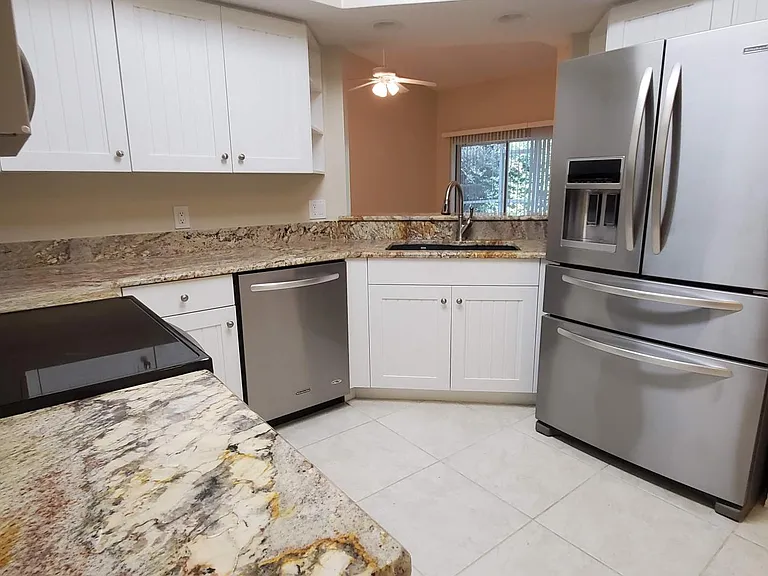 5421 Admiral Way — Photo 21