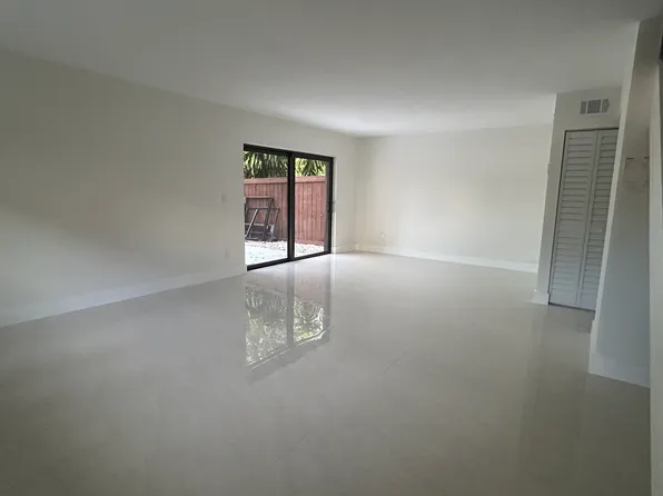 6874 SW 114th Pl #D62, Miami, FL 33173