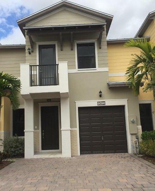 1st image of 10433 NW 61st St