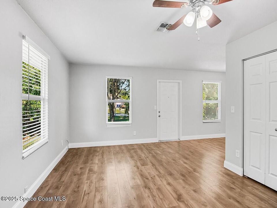 1st image of 1325 17th Ct SW #1325