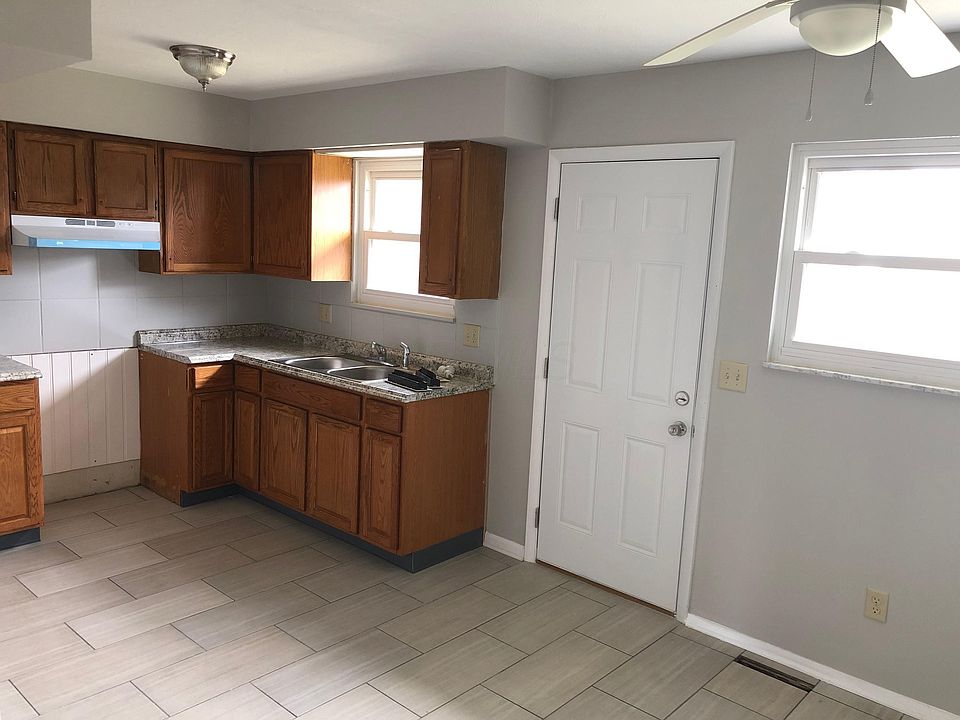2nd image of 5033 Lindora Dr