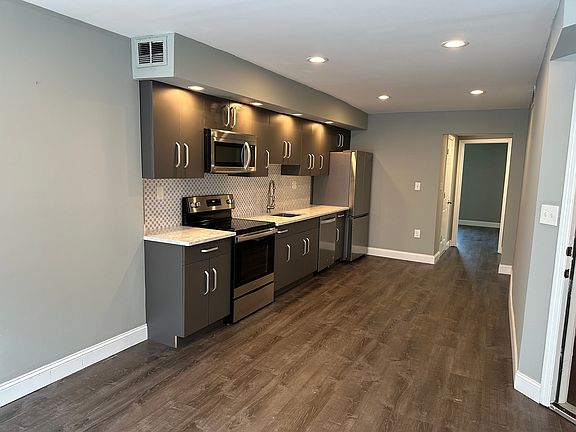 3rd image of 648 South St Floor 2