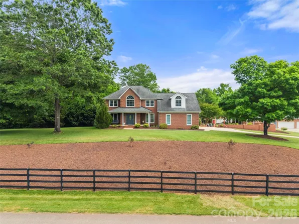 1125 Saddle Dr, York, SC 29745