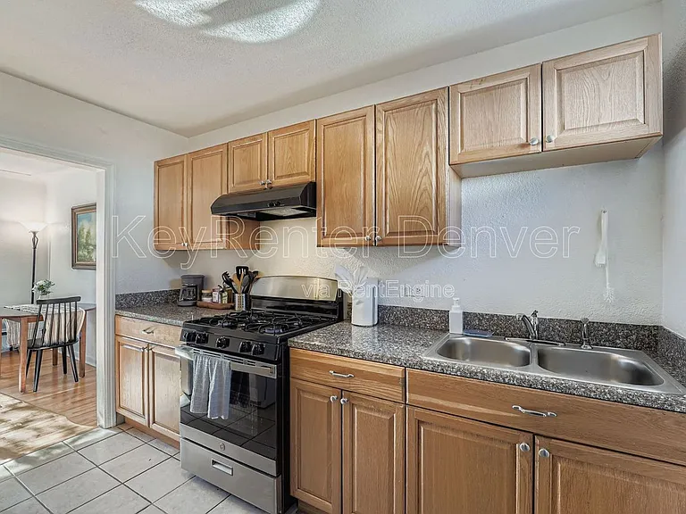 2928 N Milwaukee St — Photo 7