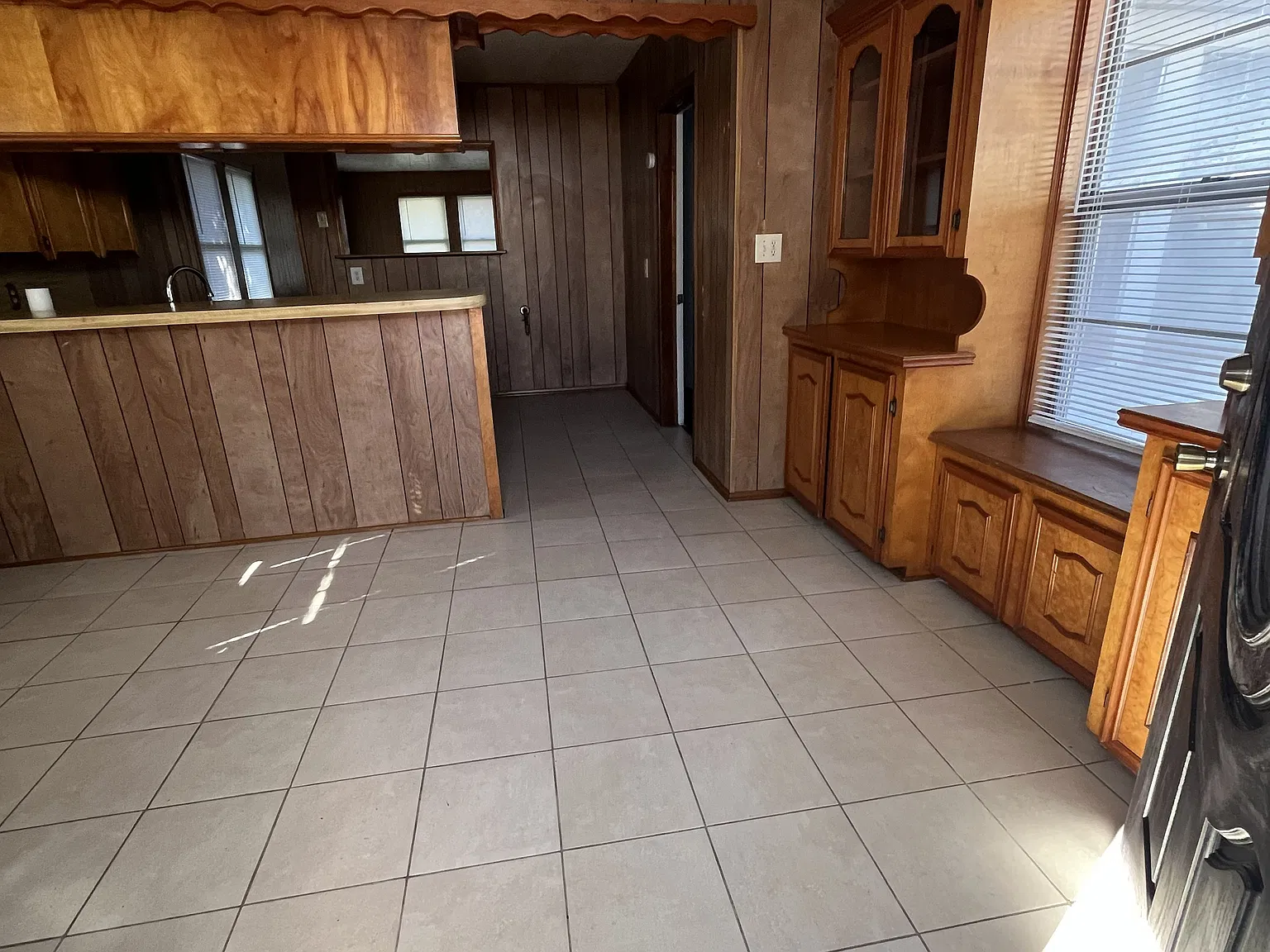 2 bed, 888 sqft, $1,250 — Photo 2