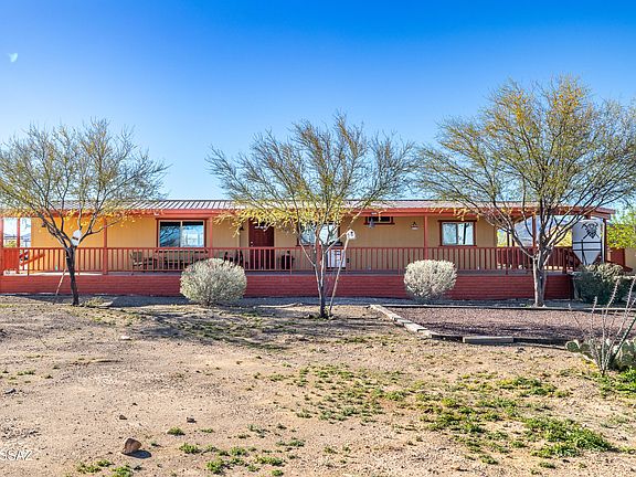 3rd image of 3520 E Andrada Rd