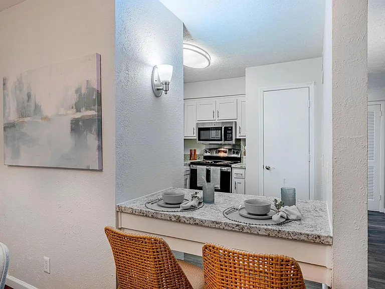 Chase Cove Apartments — Photo 10