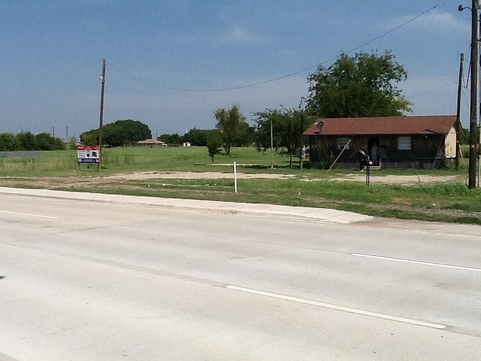 1st image of 2115 W Oak Grove Pkwy
