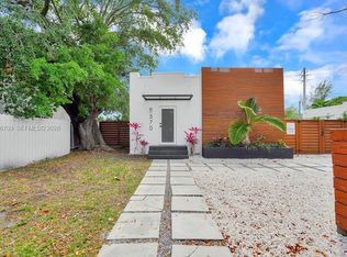 570 NW 48th St, Miami, FL 33127