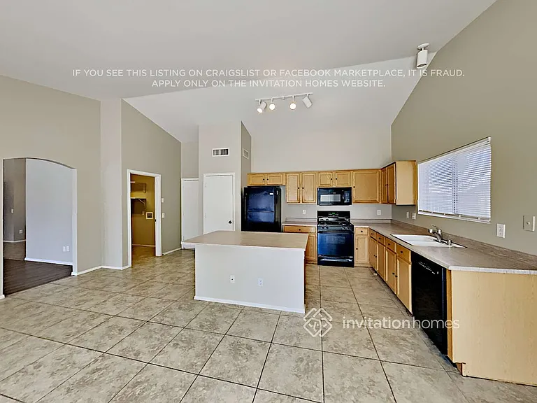 7039 S 19th St — Photo 6