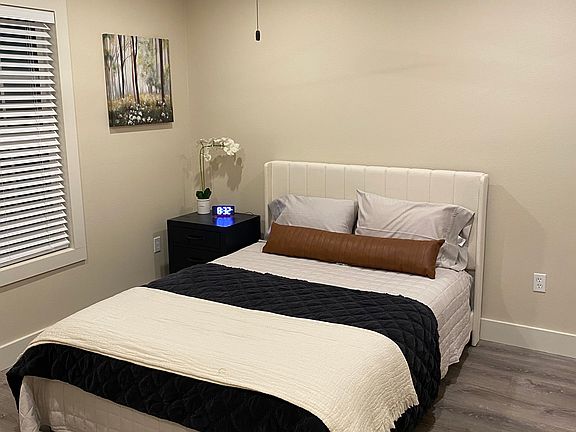 3rd image of 120 Claudia Ln