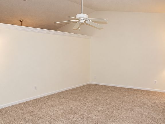 2nd image of 2583 Oberon Rd