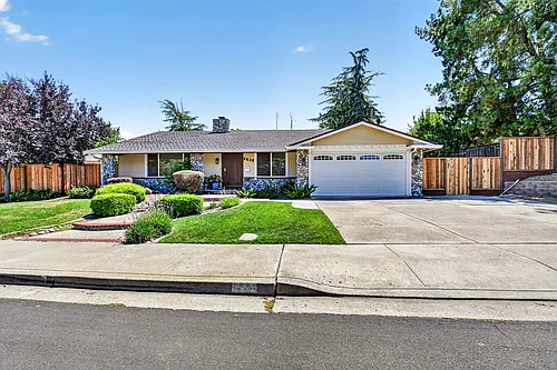 2628 Superior Dr Photo 1