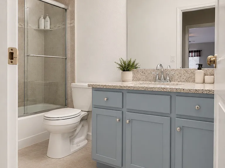 2106 N Vine Cir — Photo 9