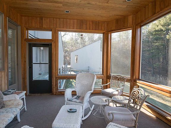 4th image of 215 Forest Haven Dr