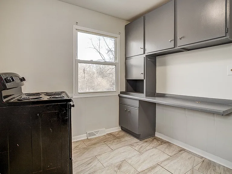 3604 E 61st St — Photo 6