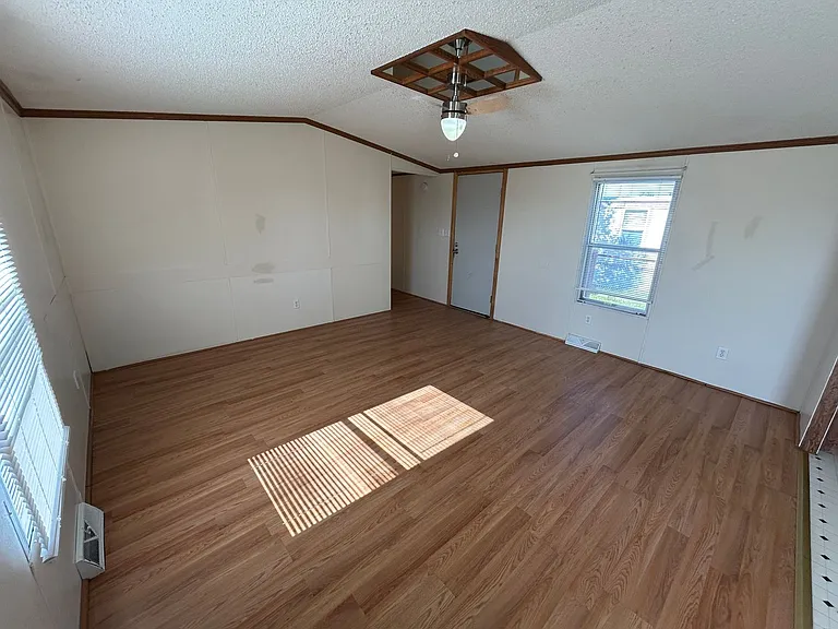 126 Amy Lou Ln — Photo 12