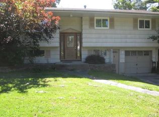 960 Tilton Rd, Valley Cottage, NY 10989