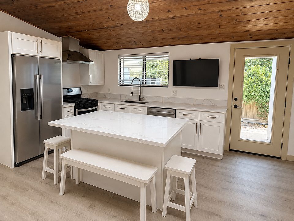 1st image of 7950 Capistrano Ave #1/2