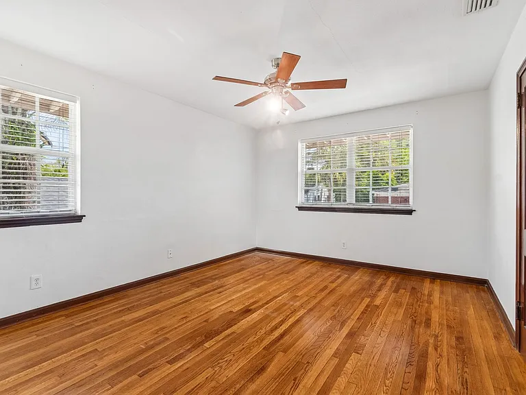 1731 Flagler Ave — Photo 74