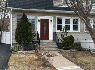 33 Howard St, Pompton Lakes, NJ 07442