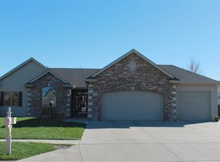 1616 Tanglewood Ln, Salina, KS 67401
