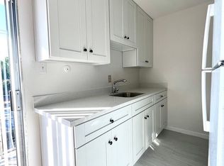 907 Howard Ave #3, Burlingame, CA 94010