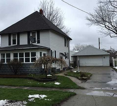 2nd image of 223 N Walnut St