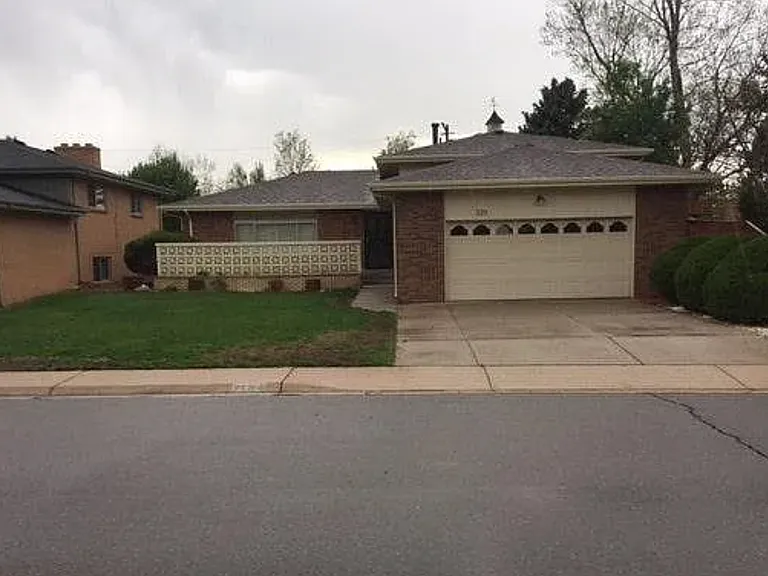 225 S Locust St — Photo 1