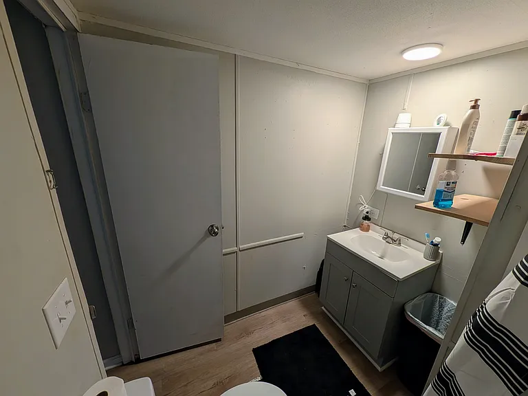 133 Albany Cir — Photo 16