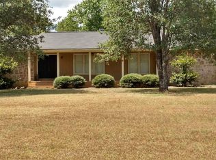 127 Westgate Plz, Hawkinsville, GA 31036