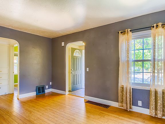 2nd image of 2030 S Roberta St