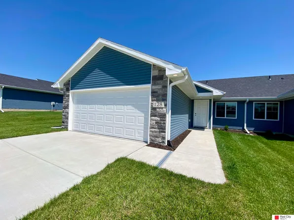 128 Ida Ln, Lincoln, NE 68523