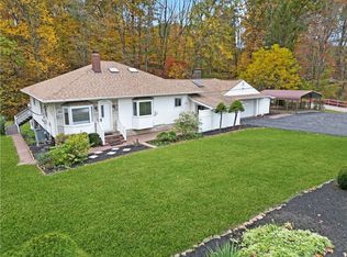 1013 Squaw Run Rd, Ellwood City, PA 16117
