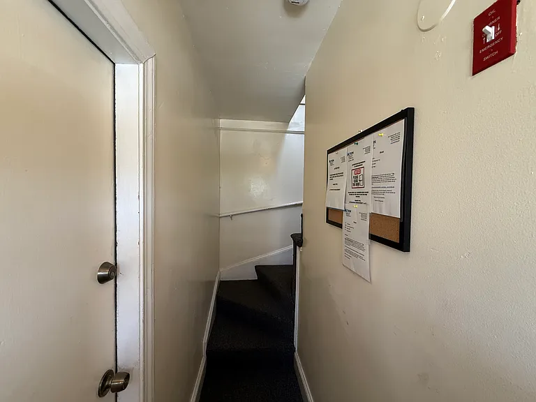 899 Broadway #4 — Photo 17