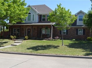 709 Bent Tree Ct, Hurst, TX 76054