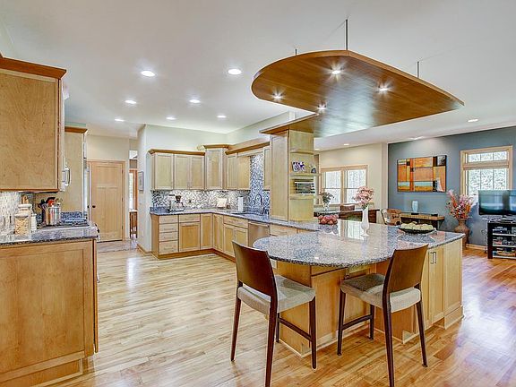 2nd image of 11 Glen Arbor Way