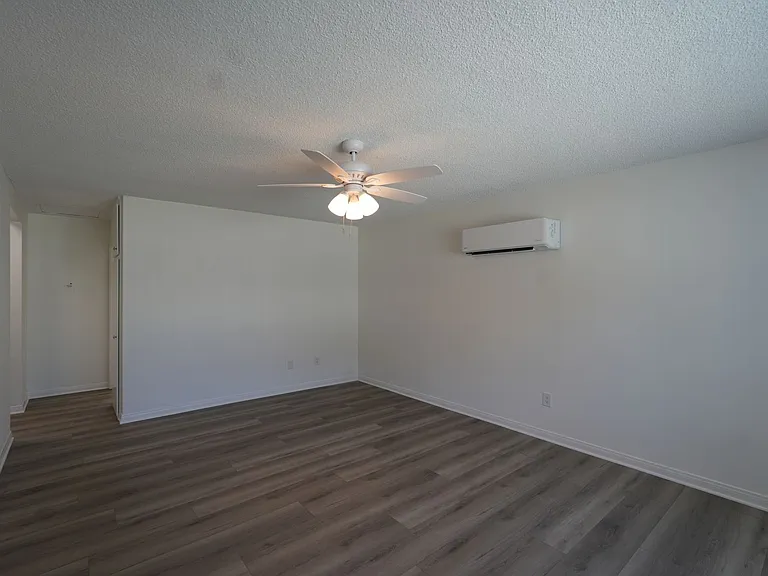 5157-5205 1/2 Santa Ana St — Photo 6