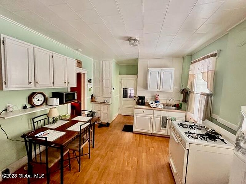 3rd image of 71 James Street